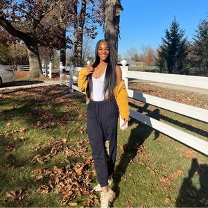 Meet your Posher, Niki